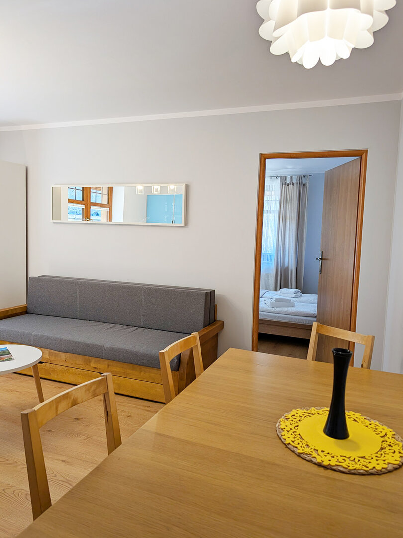 Apartament 28
